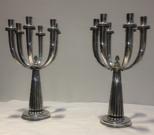 Coppia di candelieri in argento 