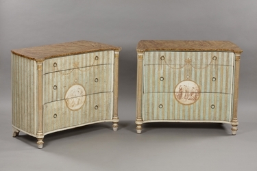 Coppia di cassettoni in legno laccato, XX secolo