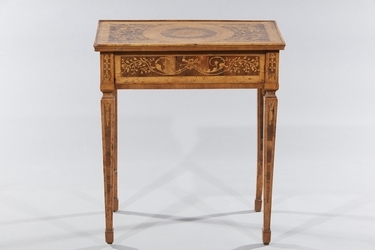 Tavolino, fine del XVIII secolo